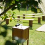 日本海倶楽部 芝生のセレモニー席とグラス